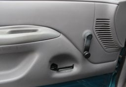 1995 Ford F-350 XL - Image 62