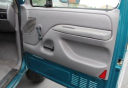 1995 Ford F-350 XL - Image 63