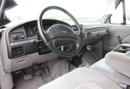 1995 Ford F-350 XL - Image 34