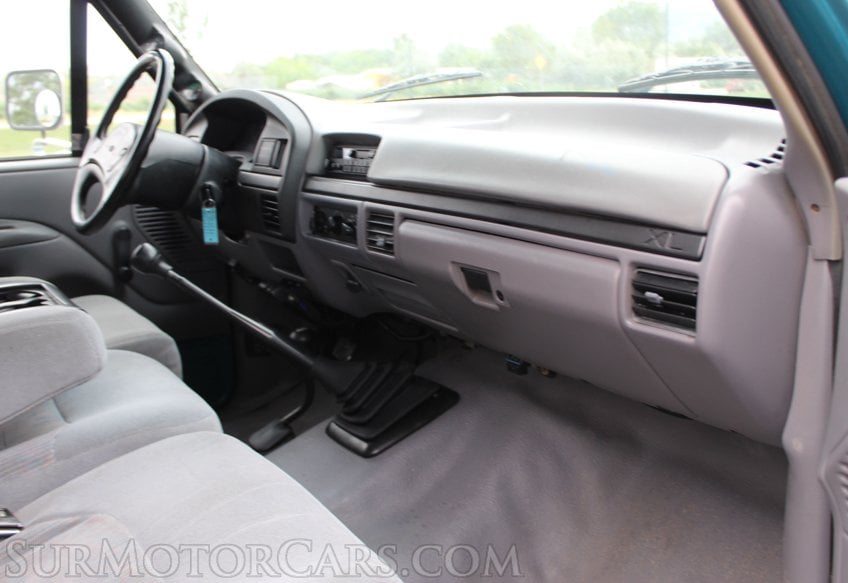 1995 Ford F-350 XL - Image 38