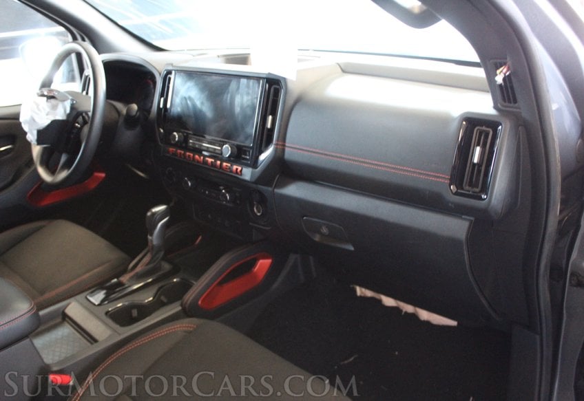 2025 Nissan Frontier PRO-4X - Image 30