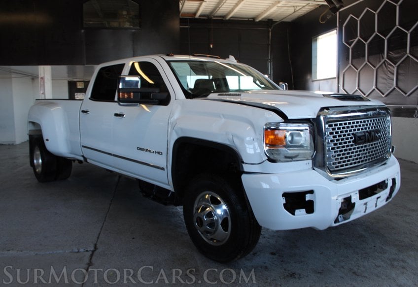 2017 GMC Sierra 3500HD - Image 3