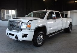2017 GMC Sierra 3500HD - Image 2