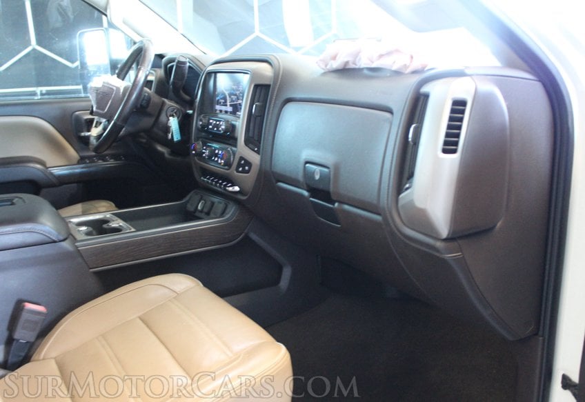 2017 GMC Sierra 3500HD - Image 30
