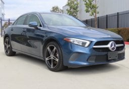 2021 Mercedes-Benz A-Class 4MATIC - Image 3