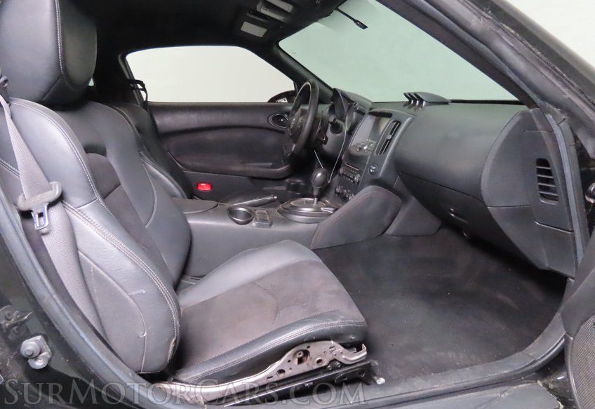 2015 Nissan 370Z NISMO - Image 20