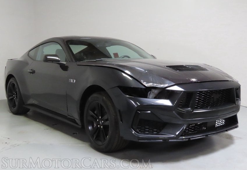 2024 Ford Mustang GT - Image 4
