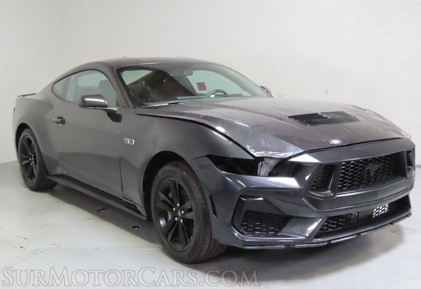 2024 Ford Mustang GT - Image 2