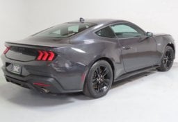 2024 Ford Mustang GT - Image 10