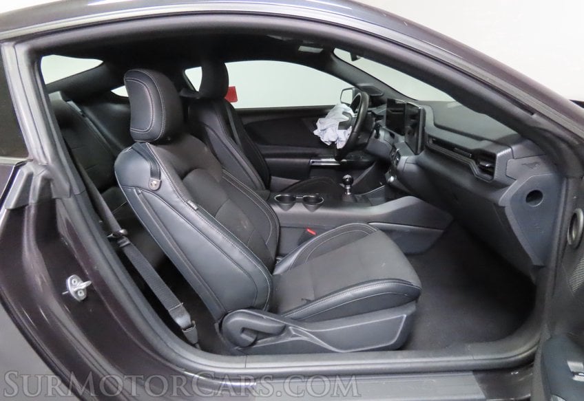 2024 Ford Mustang GT - Image 19