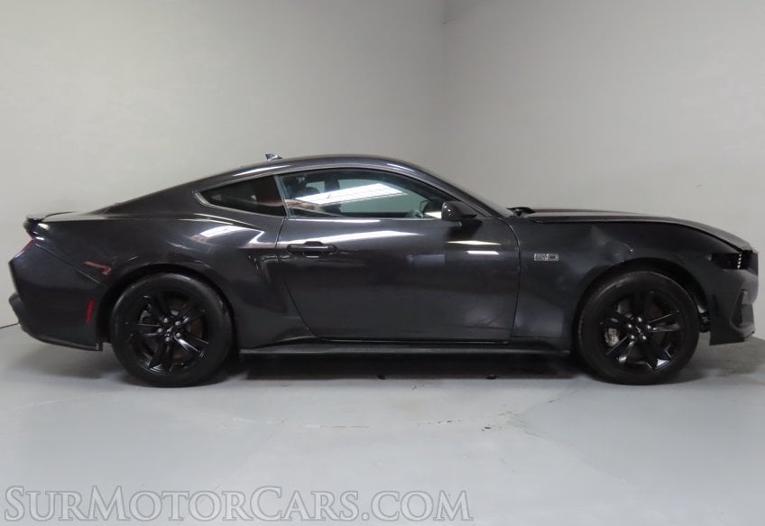 2024 Ford Mustang GT - Image 6
