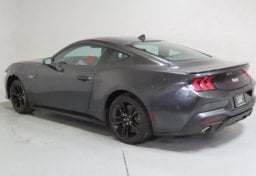 2024 Ford Mustang GT - Image 7