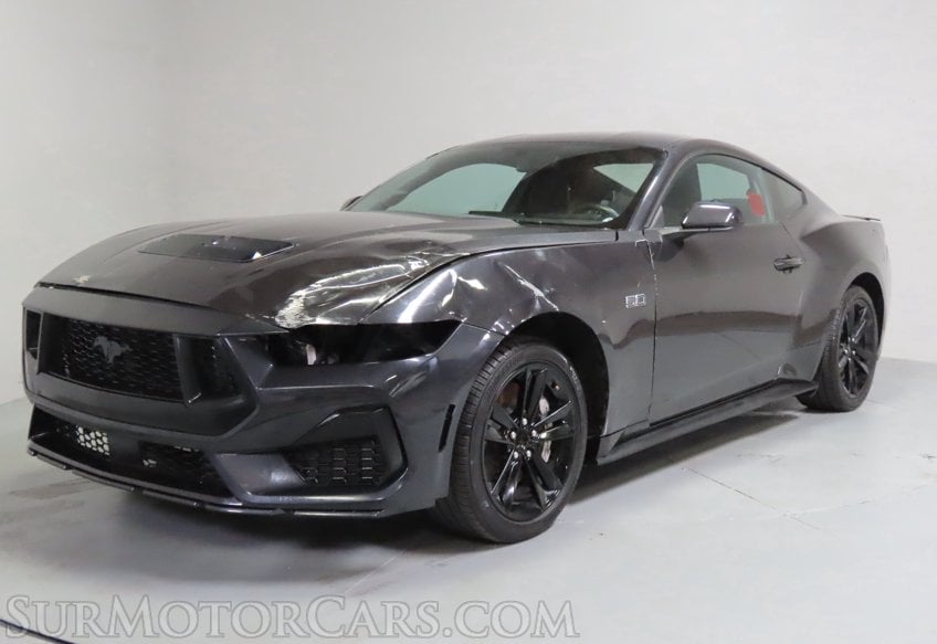 2024 Ford Mustang GT - Image 3