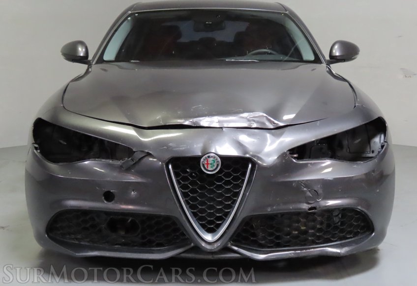 2018 Alfa Romeo Giulia - Image 12