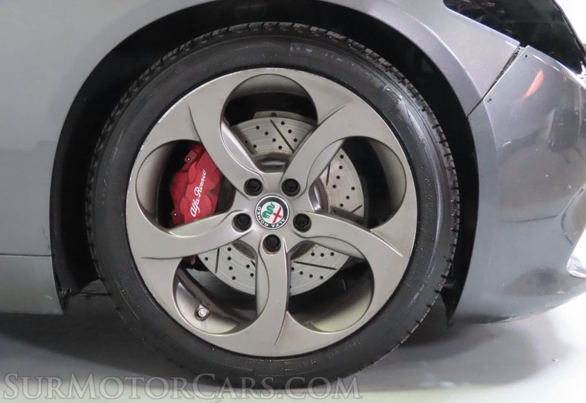2018 Alfa Romeo Giulia - Image 15