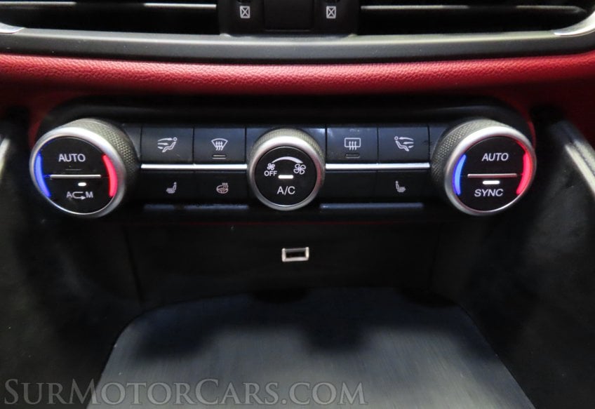 2018 Alfa Romeo Giulia - Image 53