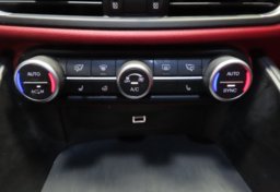 2018 Alfa Romeo Giulia - Image 53