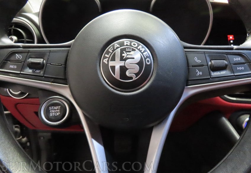 2018 Alfa Romeo Giulia - Image 24