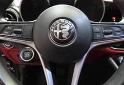 2018 Alfa Romeo Giulia - Image 24