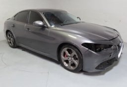 2018 Alfa Romeo Giulia - Image 2
