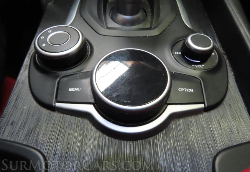 2018 Alfa Romeo Giulia - Image 18