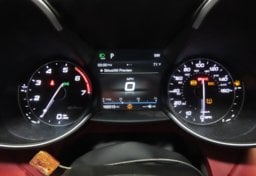 2018 Alfa Romeo Giulia - Image 25