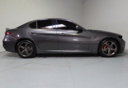 2018 Alfa Romeo Giulia - Image 6