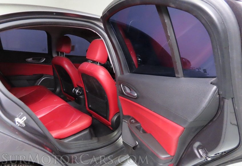2018 Alfa Romeo Giulia - Image 37