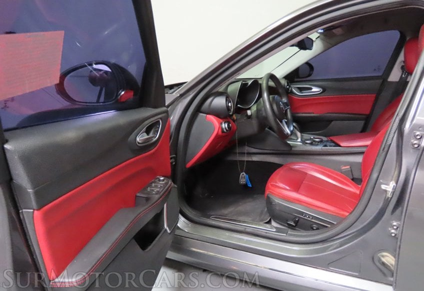 2018 Alfa Romeo Giulia - Image 52