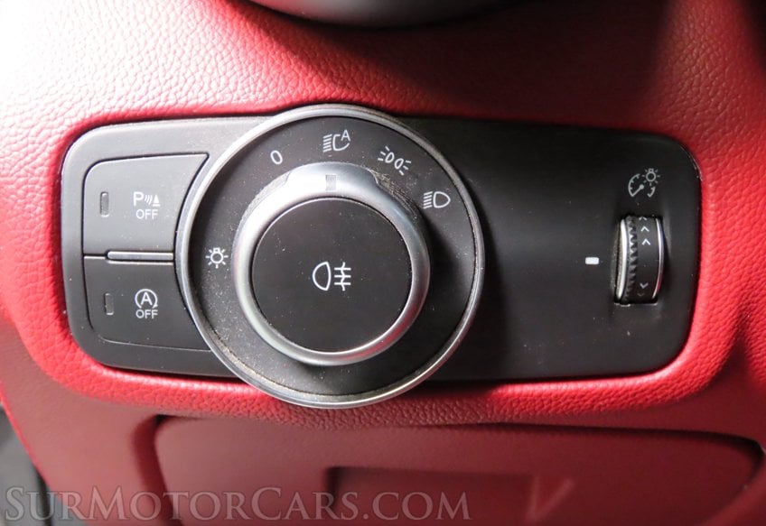 2018 Alfa Romeo Giulia - Image 46