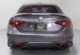 2018 Alfa Romeo Giulia - Image 11