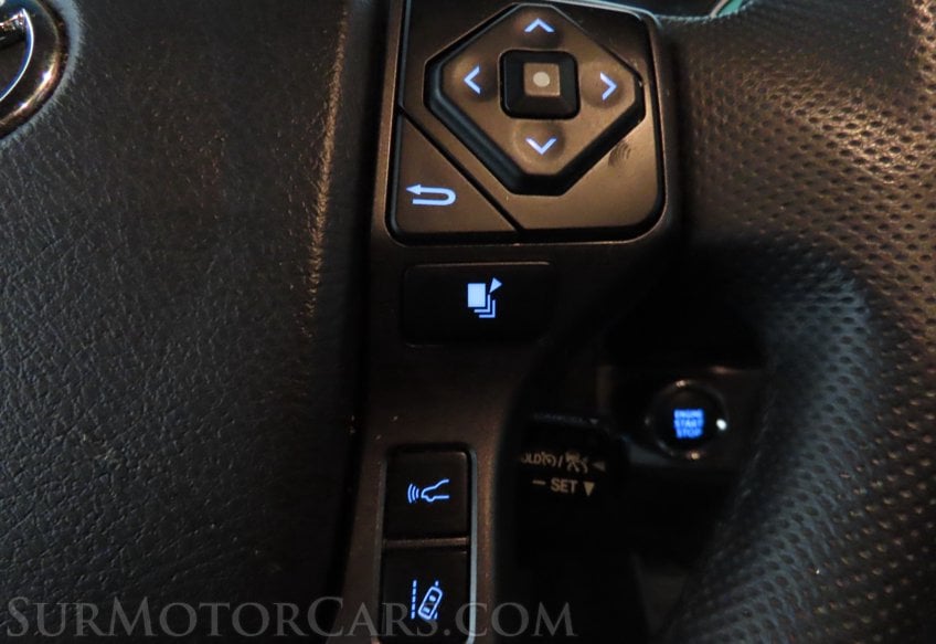 2021 Toyota Tacoma TRD Off-Road - Image 21