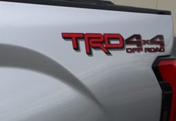 2024 Toyota Tundra 4x4 SR5 - Image 24