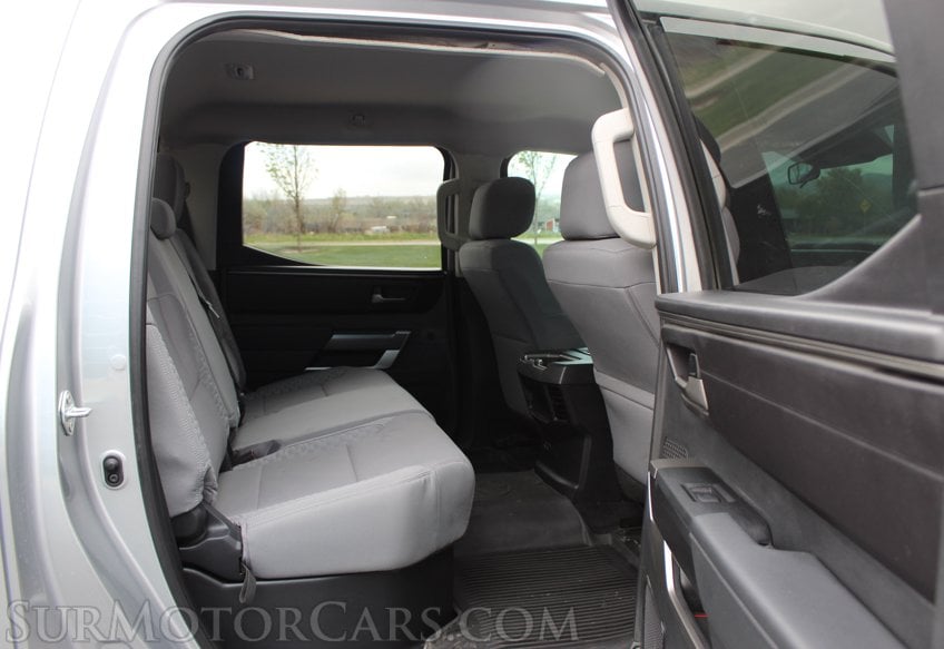 2024 Toyota Tundra 4x4 SR5 - Image 40