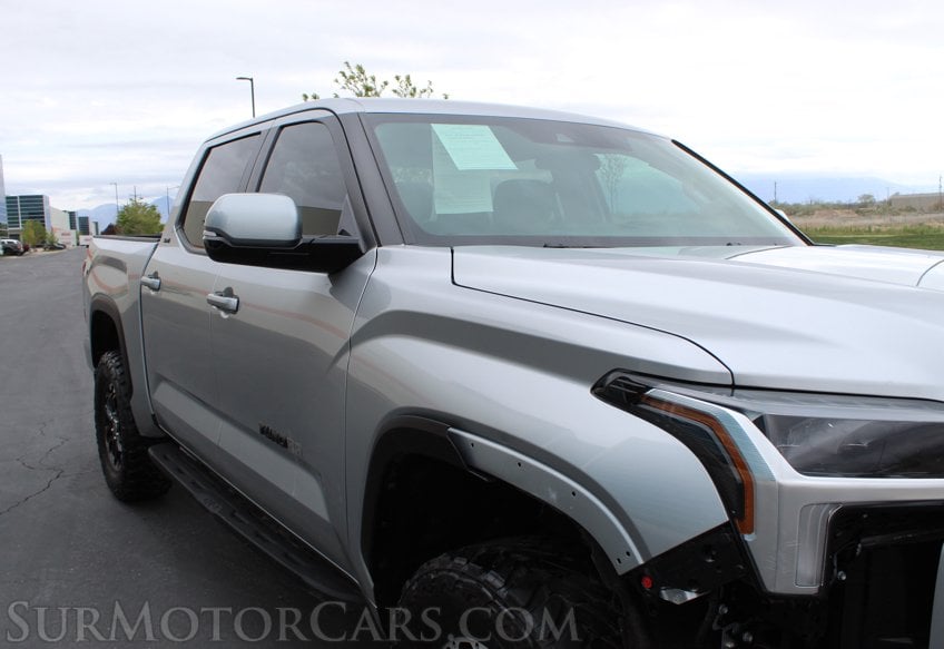 2024 Toyota Tundra 4x4 SR5 - Image 16