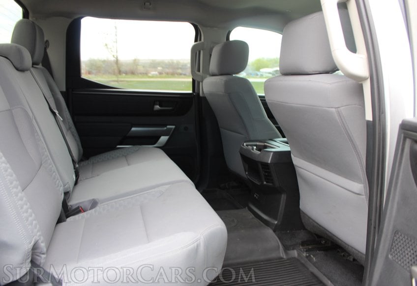 2024 Toyota Tundra 4x4 SR5 - Image 39