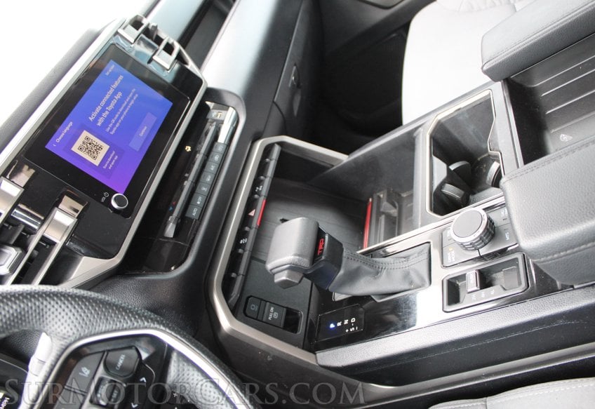 2024 Toyota Tundra 4x4 SR5 - Image 43