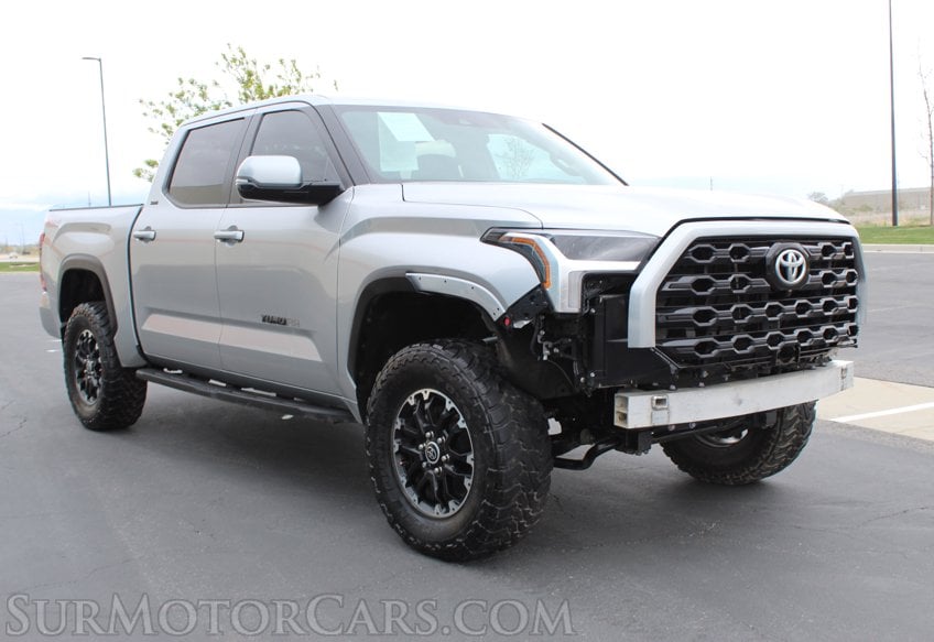 2024 Toyota Tundra 4x4 SR5 - Image 6