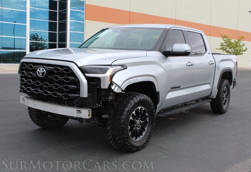 2024 Toyota Tundra 4x4 SR5 - Image 5