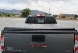 2018 GMC Canyon SLE - Image 24