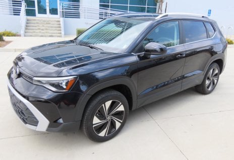 2026 Volkswagen Taos SE 4Motion