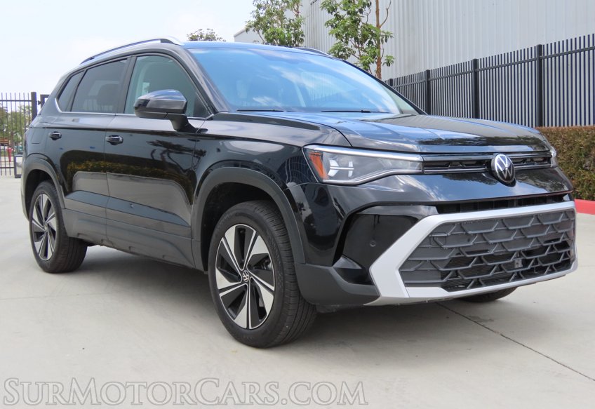 2026 Volkswagen Taos SE 4Motion - Image 4