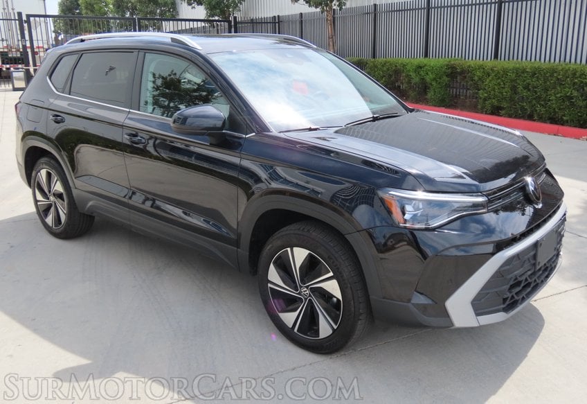 2026 Volkswagen Taos SE 4Motion - Image 2