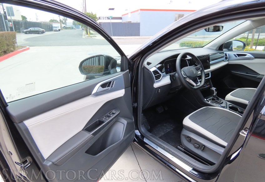 2026 Volkswagen Taos SE 4Motion - Image 21