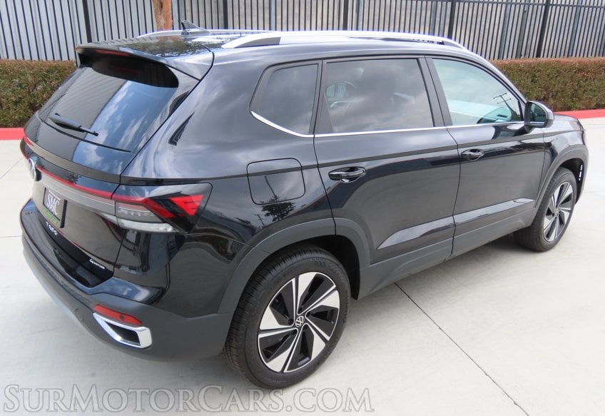 2026 Volkswagen Taos SE 4Motion - Image 6