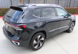 2026 Volkswagen Taos SE 4Motion - Image 6