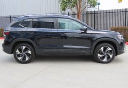 2026 Volkswagen Taos SE 4Motion - Image 10