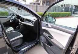 2026 Volkswagen Taos SE 4Motion - Image 32