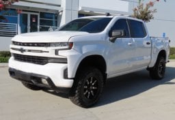 2019 Chevrolet Silverado 1500 LT - Image 4