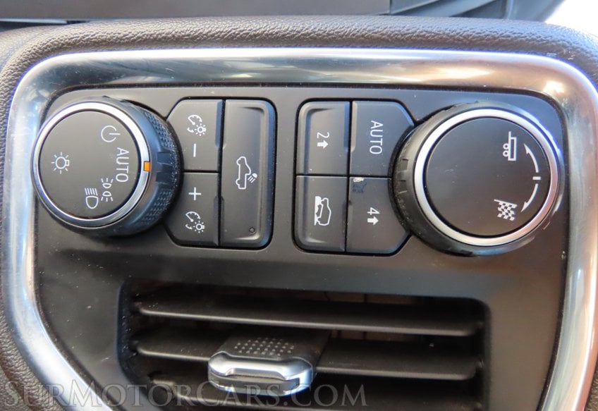 2019 Chevrolet Silverado 1500 LT - Image 25